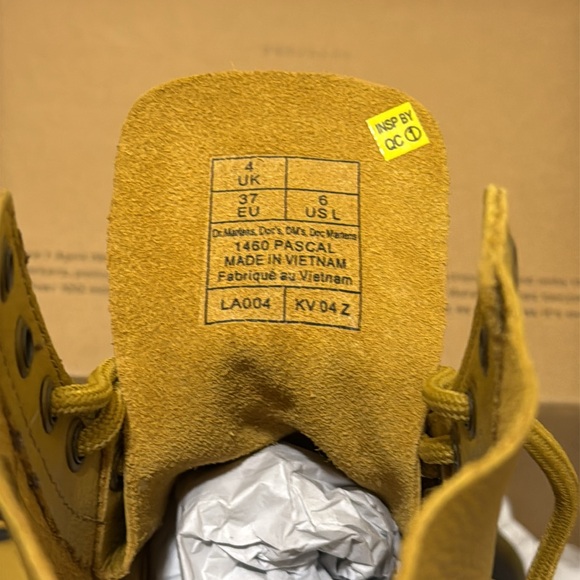 Dr. Martens Women’s 1460 Pascal Virginia Leather Boots US 6 - Picture 5 of 6